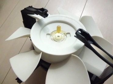 屋内, 座る, 小さい, テーブル が含まれている画像

AI 生成コンテンツは誤りを含む可能性があります。