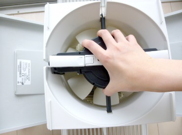 屋内, 人, キッチン, 小さい が含まれている画像

AI 生成コンテンツは誤りを含む可能性があります。